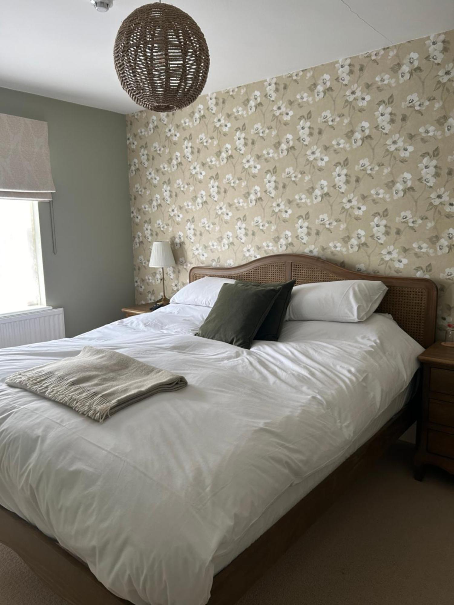 The White Horse Hotel Фейвършам Екстериор снимка