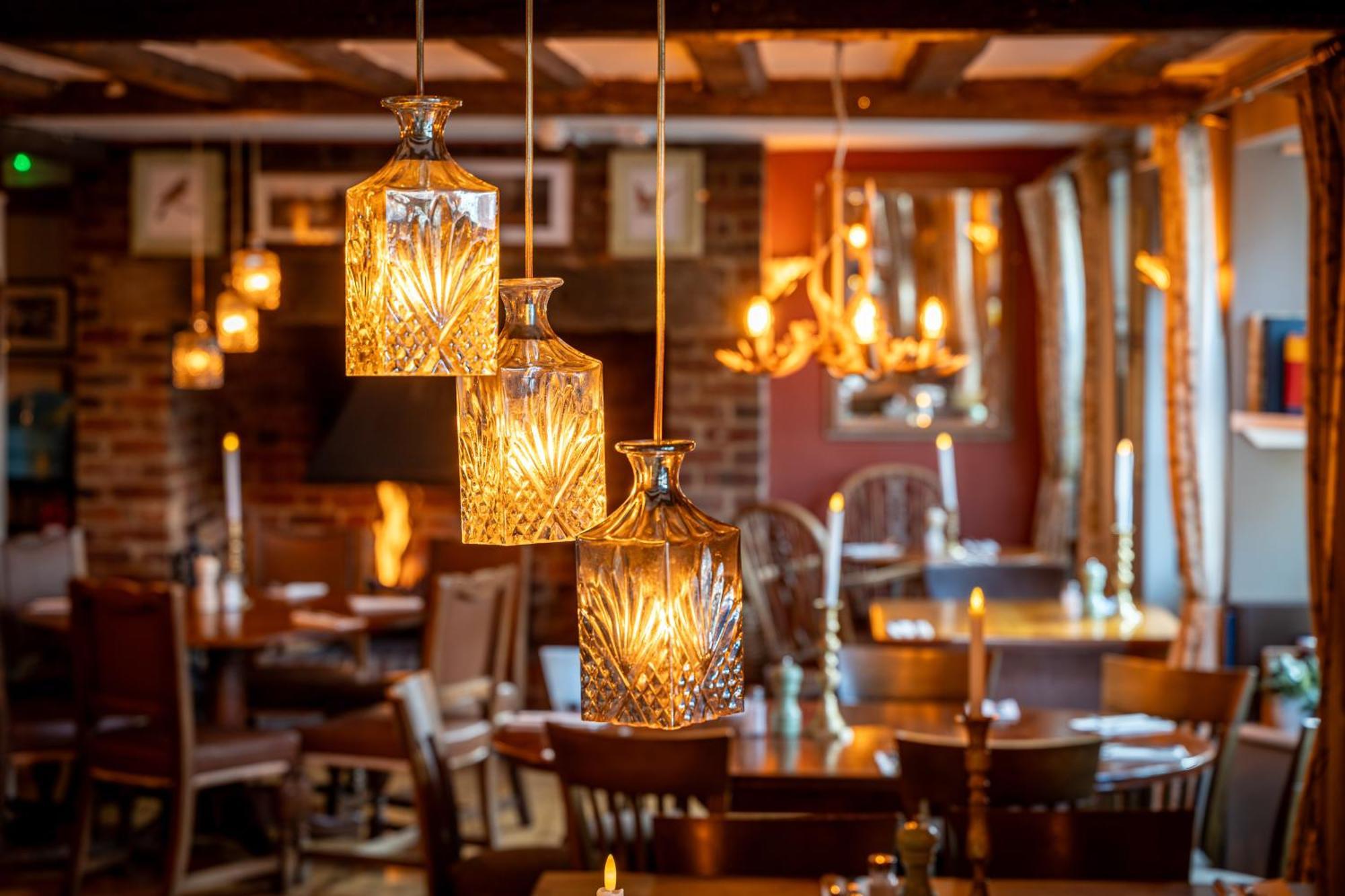 The White Horse Hotel Фейвършам Екстериор снимка